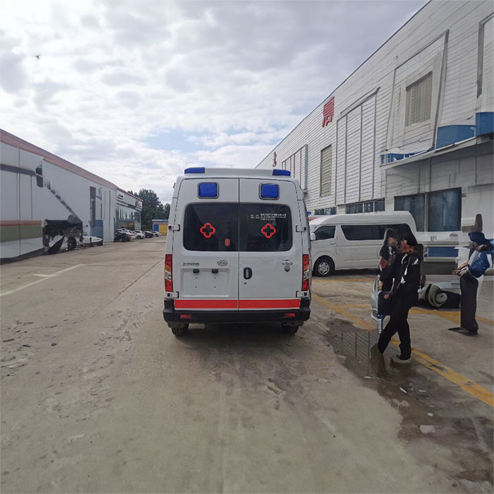 贵阳租赁私人救护车联系电话