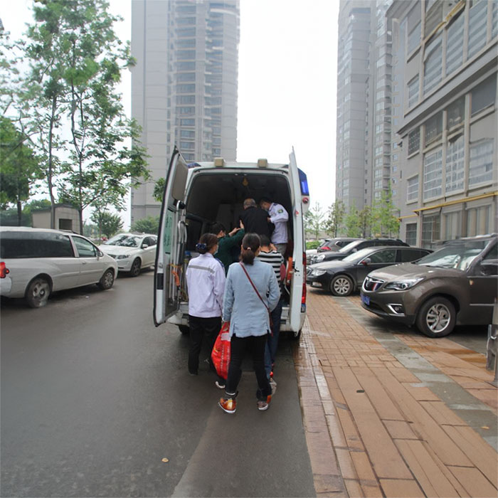 贵阳租赁私人救护车联系方式